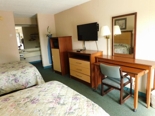 Camilla Inn & Suites image 45