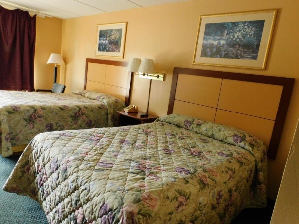 Camilla Inn & Suites image 47